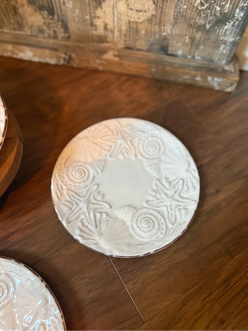 Set If 4 Mud Pie Sanibel Embossed Shell Salad Plates 8”